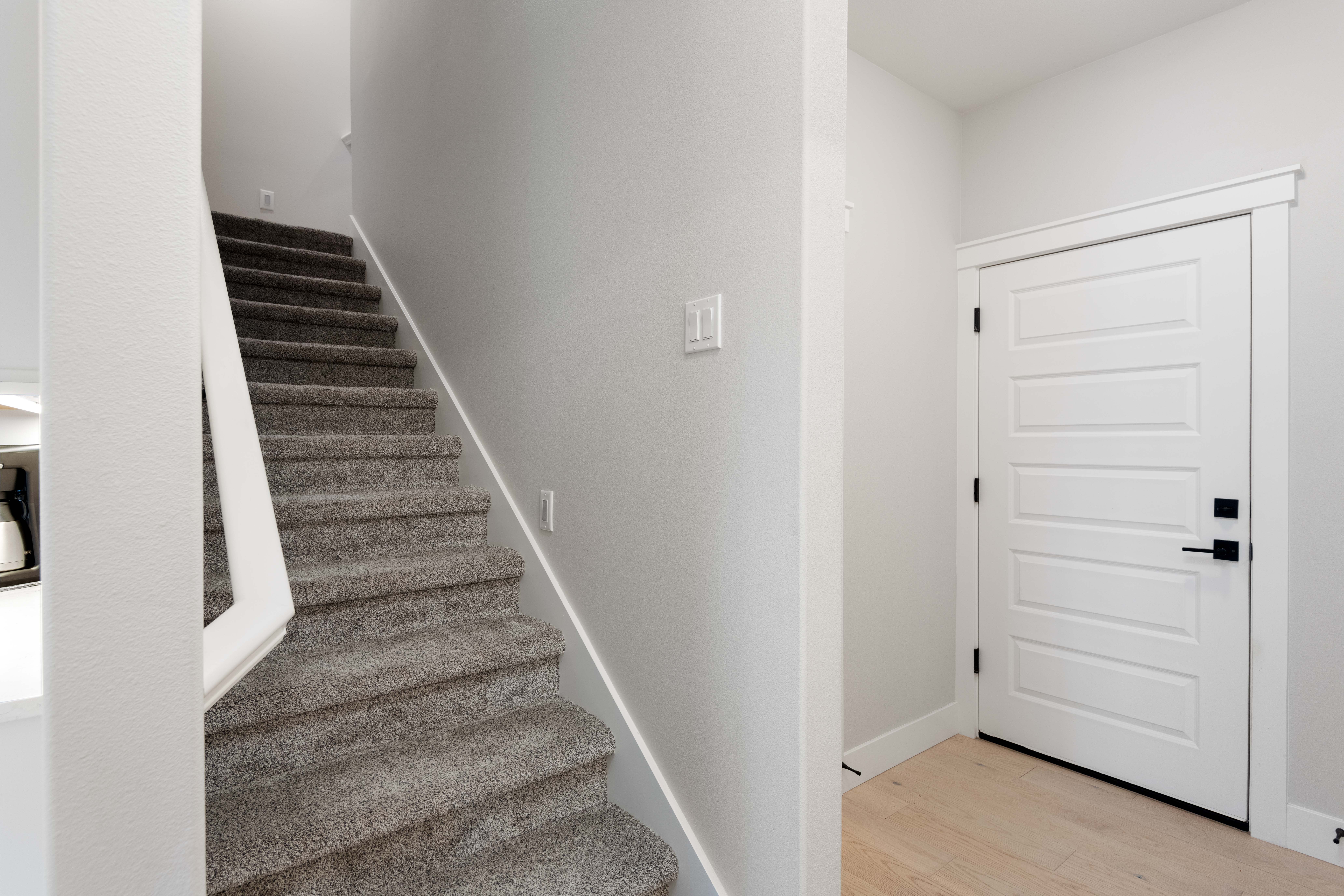  Extravagant, Luxury Living with 2,880 sq ft Garage - 物件實景
