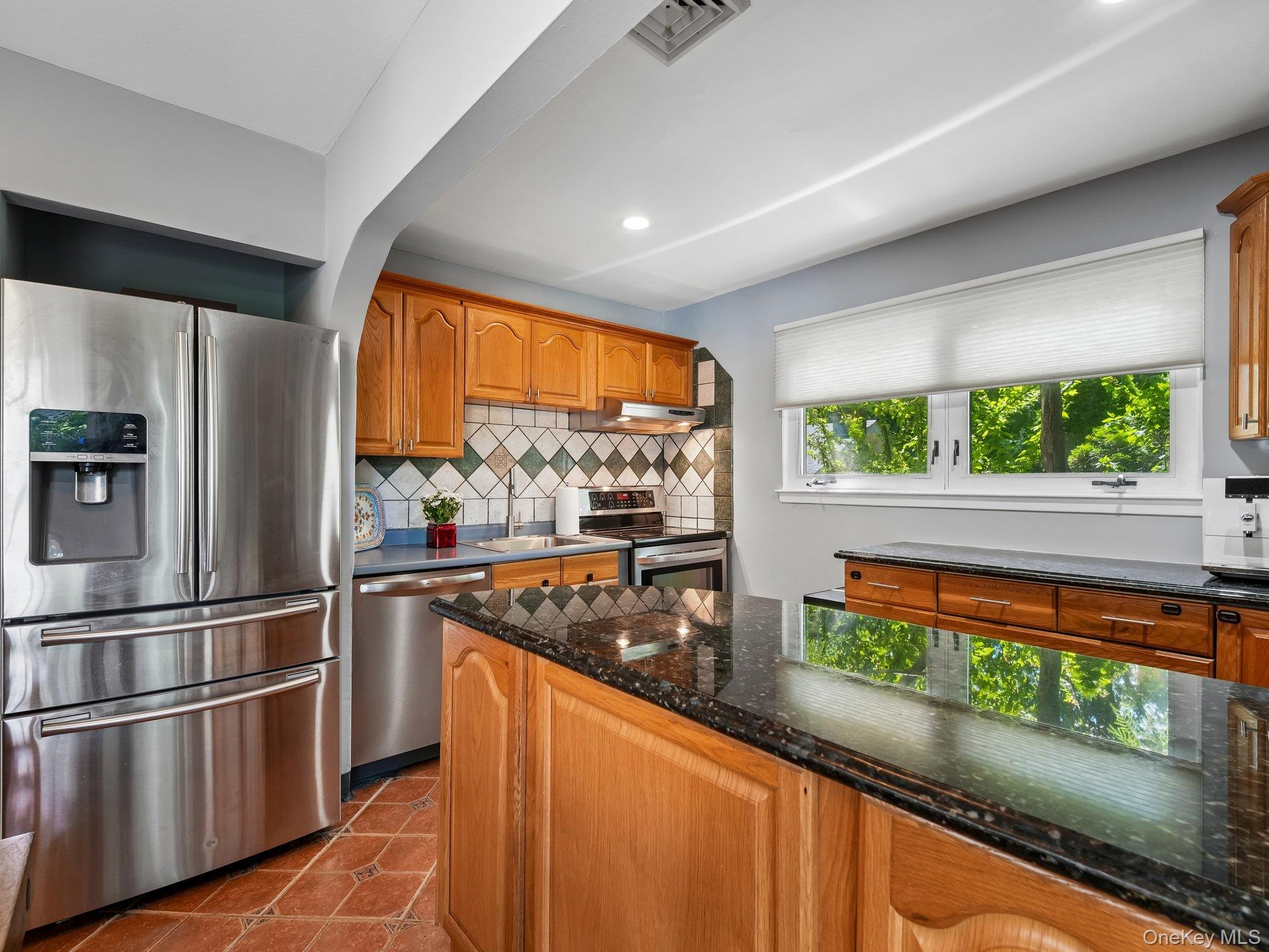  2 Highfield Avenue, Port Washington, NY, 11050 - 物件實景