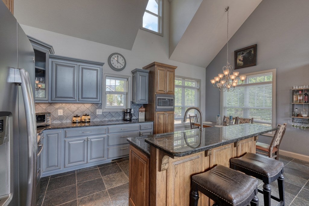 Hiawassee, Georgia, 30546, United States, 3 Bedrooms Bedrooms, ,4 BathroomsBathrooms,Residential,For Sale,1721105