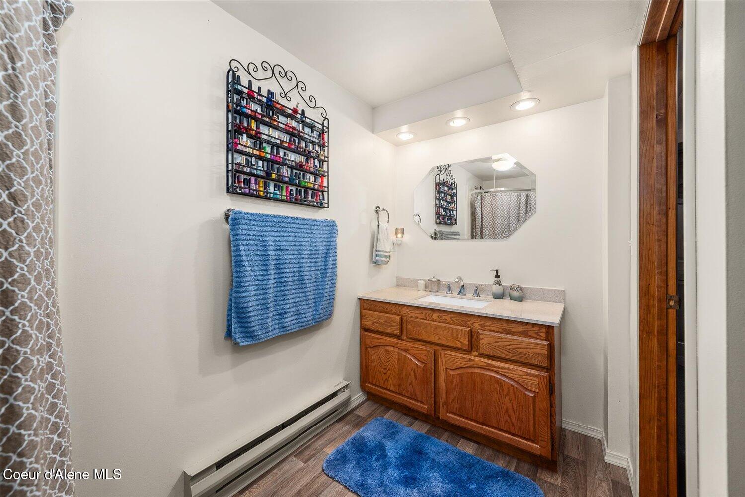 Metaline Falls, Washington, 99153, United States, 5 Bedrooms Bedrooms, ,3 BathroomsBathrooms,Residential,For Sale,1980097