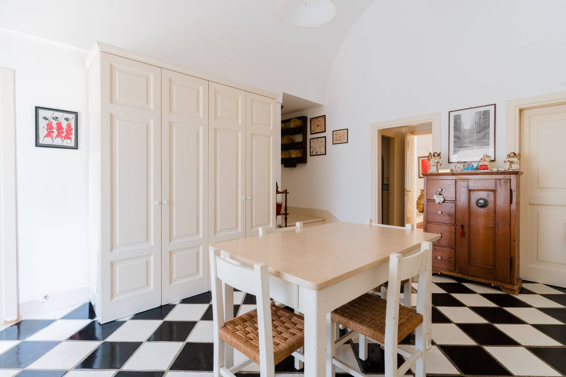 Gioia del Colle, Bari, 70023, IT, 6 Bedrooms Bedrooms, ,9 BathroomsBathrooms,Residential,For Sale,1991978