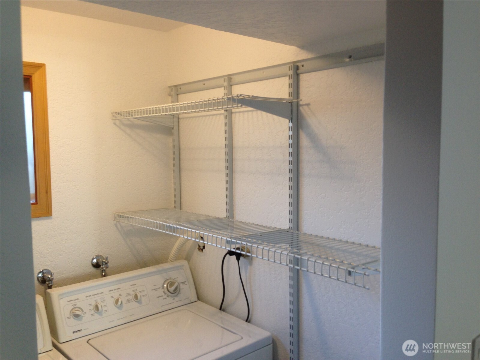 Kirkland, Washington, 98034, United States, 4 Bedrooms Bedrooms, ,3 BathroomsBathrooms,Residential,For Sale,1975566