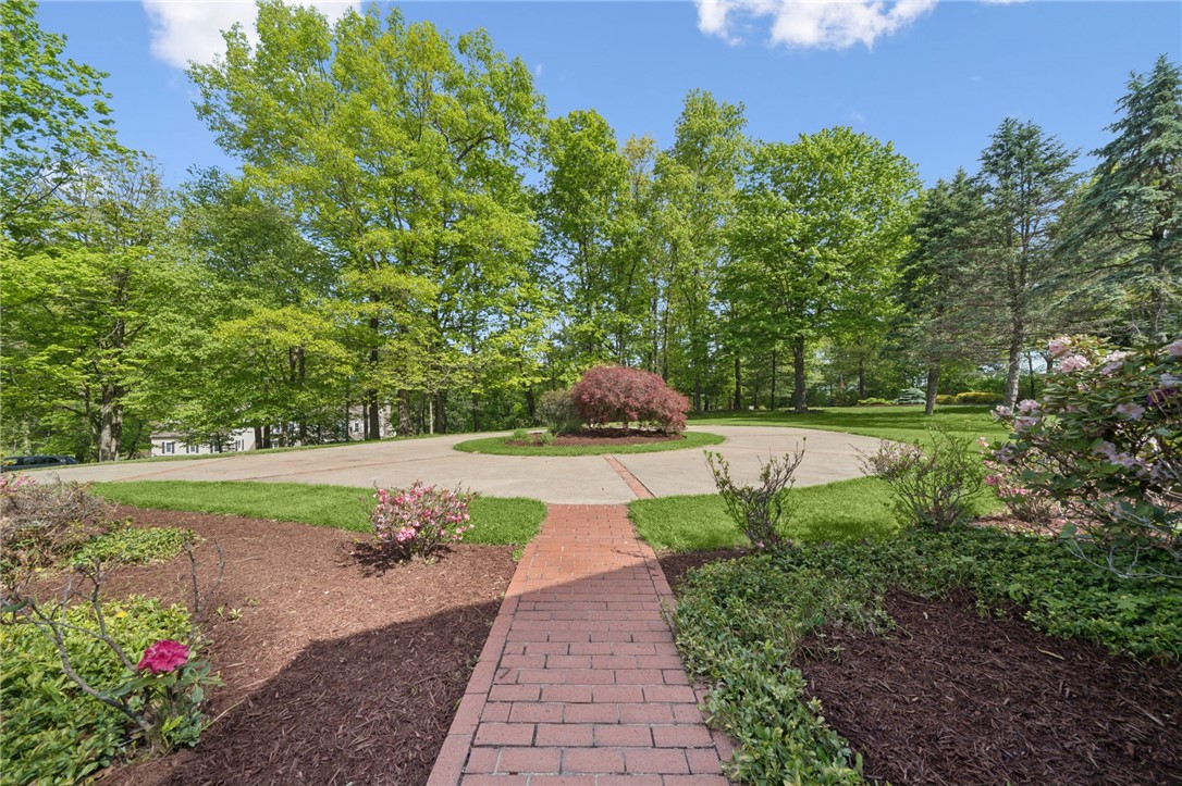 Level Green, Pennsylvania, 15085, United States, 4 Bedrooms Bedrooms, ,4 BathroomsBathrooms,Residential,For Sale,2049075