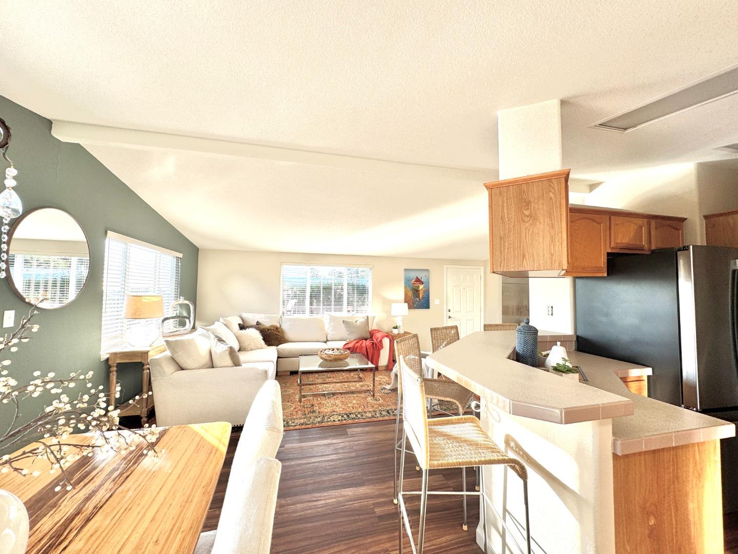 Half Moon Bay, California, 94019, United States, 2 Bedrooms Bedrooms, ,2 BathroomsBathrooms,Residential,For Sale,1997249