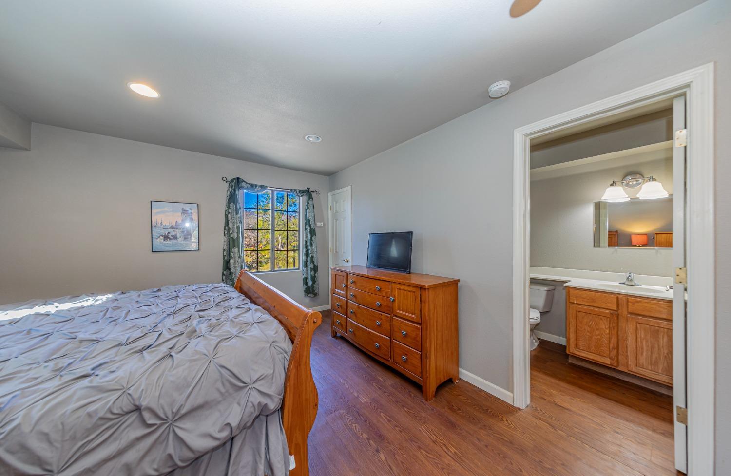 Coarsegold, California, 93614, United States, 4 Bedrooms Bedrooms, ,4 BathroomsBathrooms,Residential,For Sale,1981701