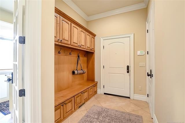 Tahlequah, Oklahoma, 74464, United States, 5 Bedrooms Bedrooms, ,5 BathroomsBathrooms,Residential,For Sale,1987377