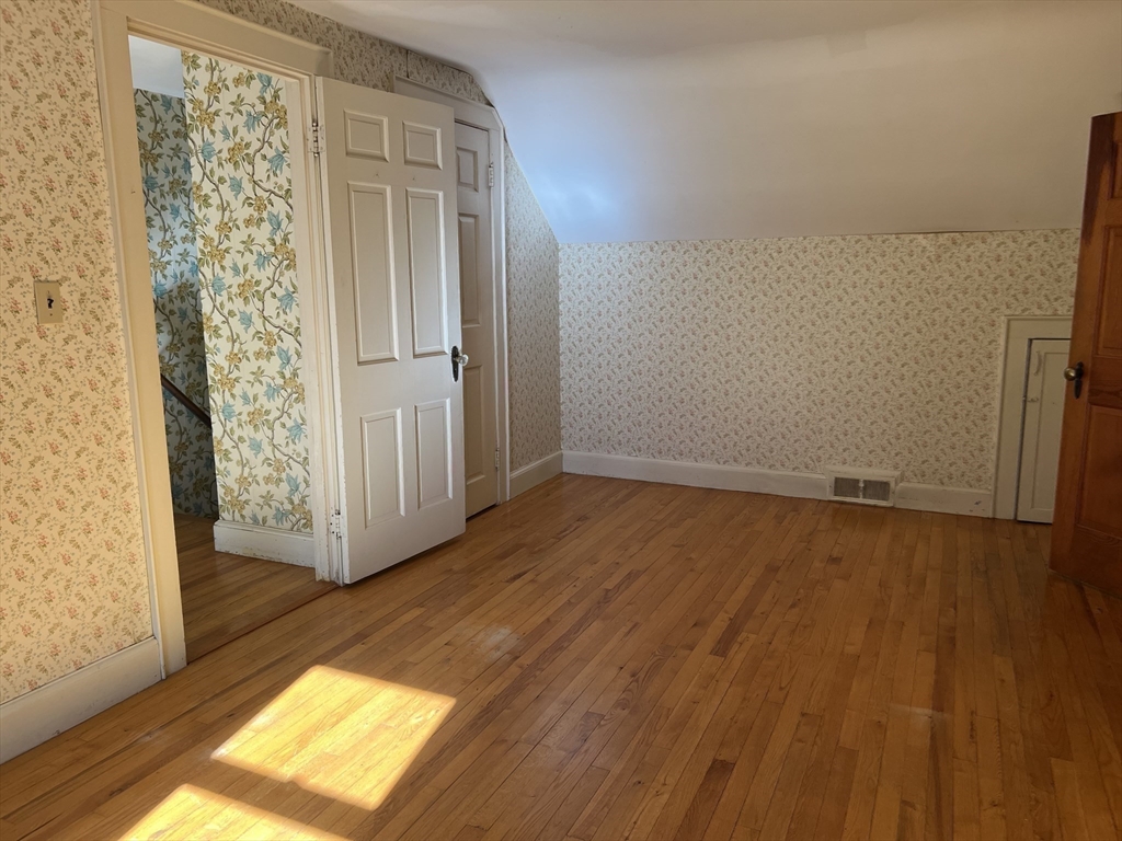 Framingham, Massachusetts, 01702, United States, 4 Bedrooms Bedrooms, ,2 BathroomsBathrooms,Residential,For Sale,1967080