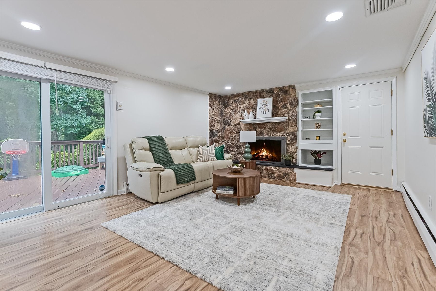  Modern Comforts - Inviting Living Spaces - Prime Location - 物件實景