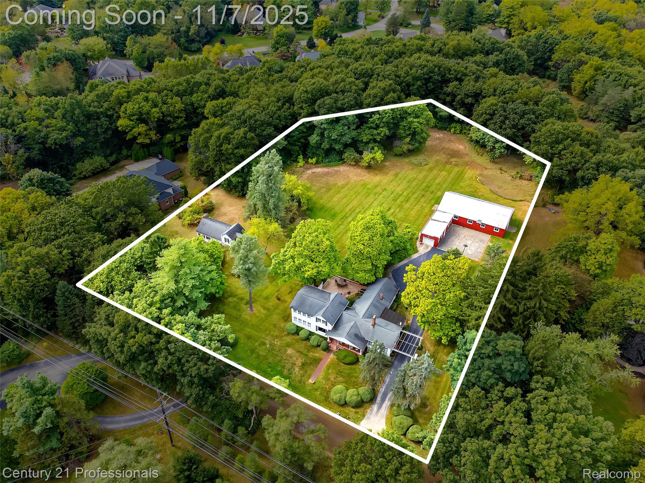 Clarkston, Michigan, 48348, United States, 4 Bedrooms Bedrooms, ,2 BathroomsBathrooms,Residential,For Sale,1987111