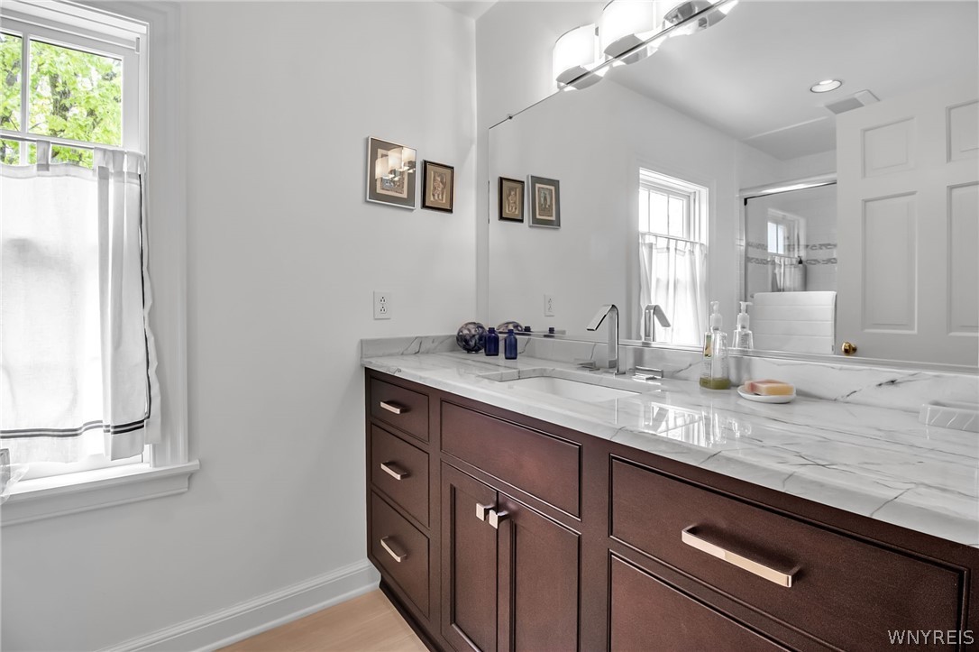 Amherst, New York, 14221, United States, 4 Bedrooms Bedrooms, ,3 BathroomsBathrooms,Residential,For Sale,2048049
