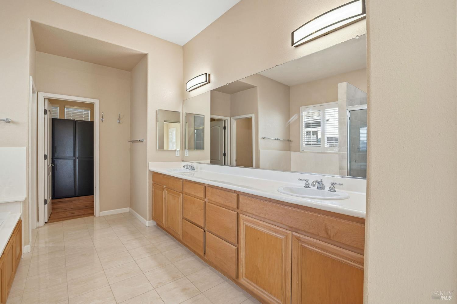 Fairfield, California, 94534, United States, 3 Bedrooms Bedrooms, ,3 BathroomsBathrooms,Residential,For Sale,1987540