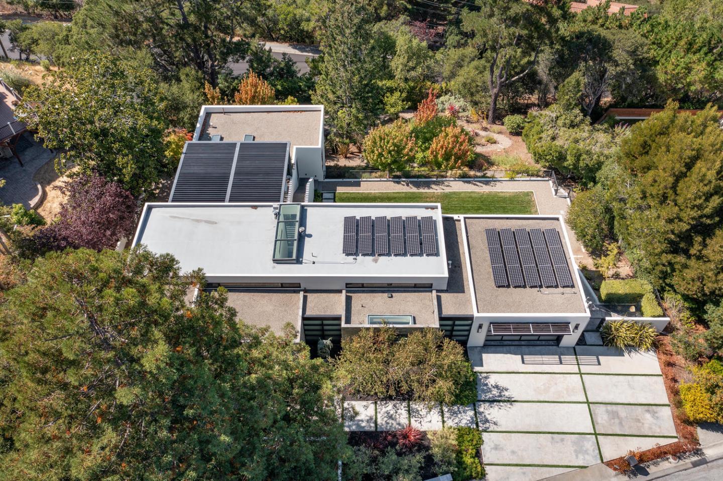 Hillsborough, California, 94010, United States, 4 Bedrooms Bedrooms, ,4 BathroomsBathrooms,Residential,For Sale,1940543