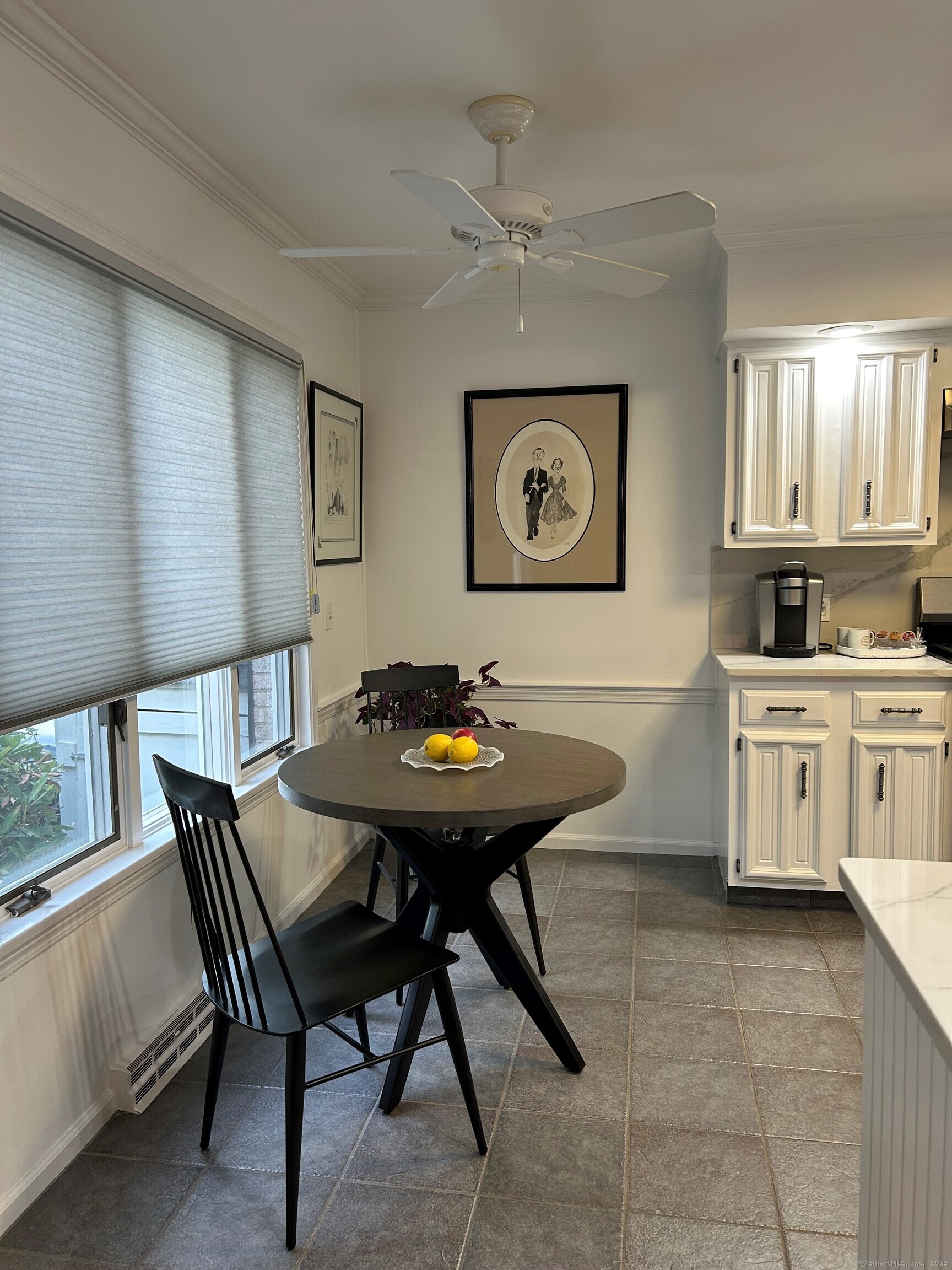 Stratford, Connecticut, 06614, United States, 2 Bedrooms Bedrooms, ,3 BathroomsBathrooms,Residential,For Sale,1885331