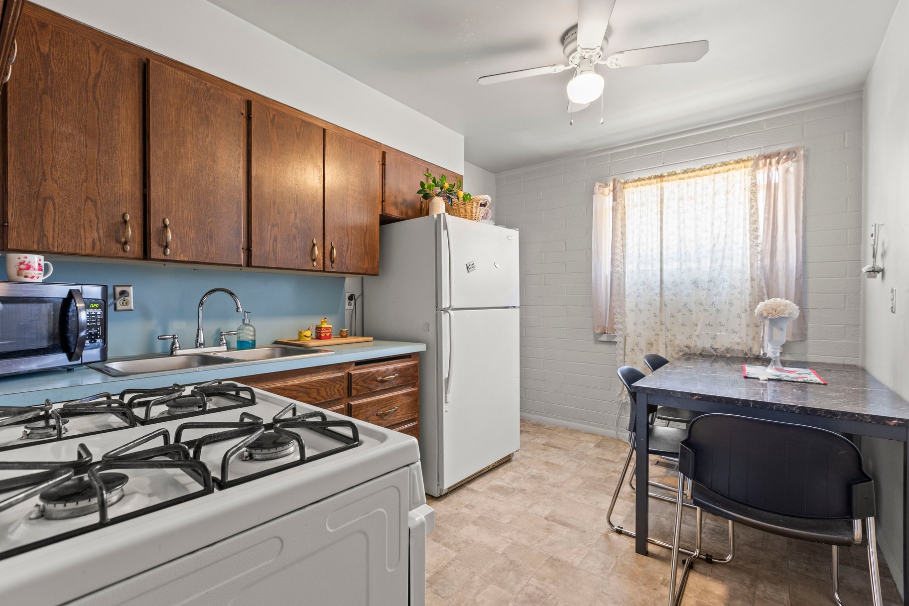  Cash Flow Now. More Later. Value-Add Duplex with Loyal Tenants - 物件實景