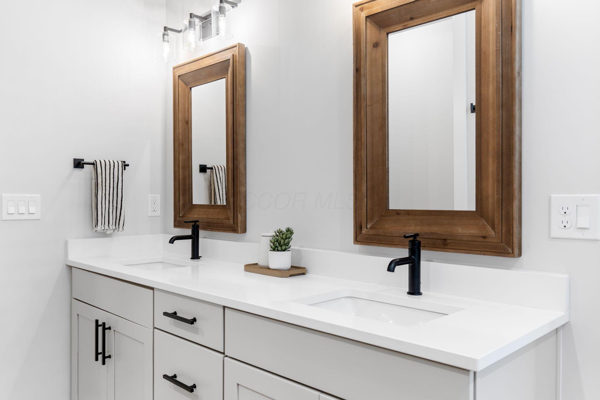 Lewis Center, Ohio, 43035, United States, 2 Bedrooms Bedrooms, ,2 BathroomsBathrooms,Residential,For Sale,2003347