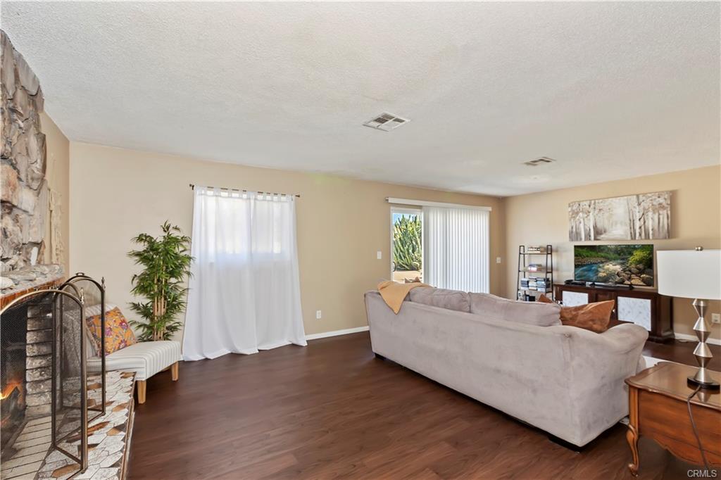 Rialto, California, 92377, United States, 3 Bedrooms Bedrooms, ,2 BathroomsBathrooms,Residential,For Sale,1978285