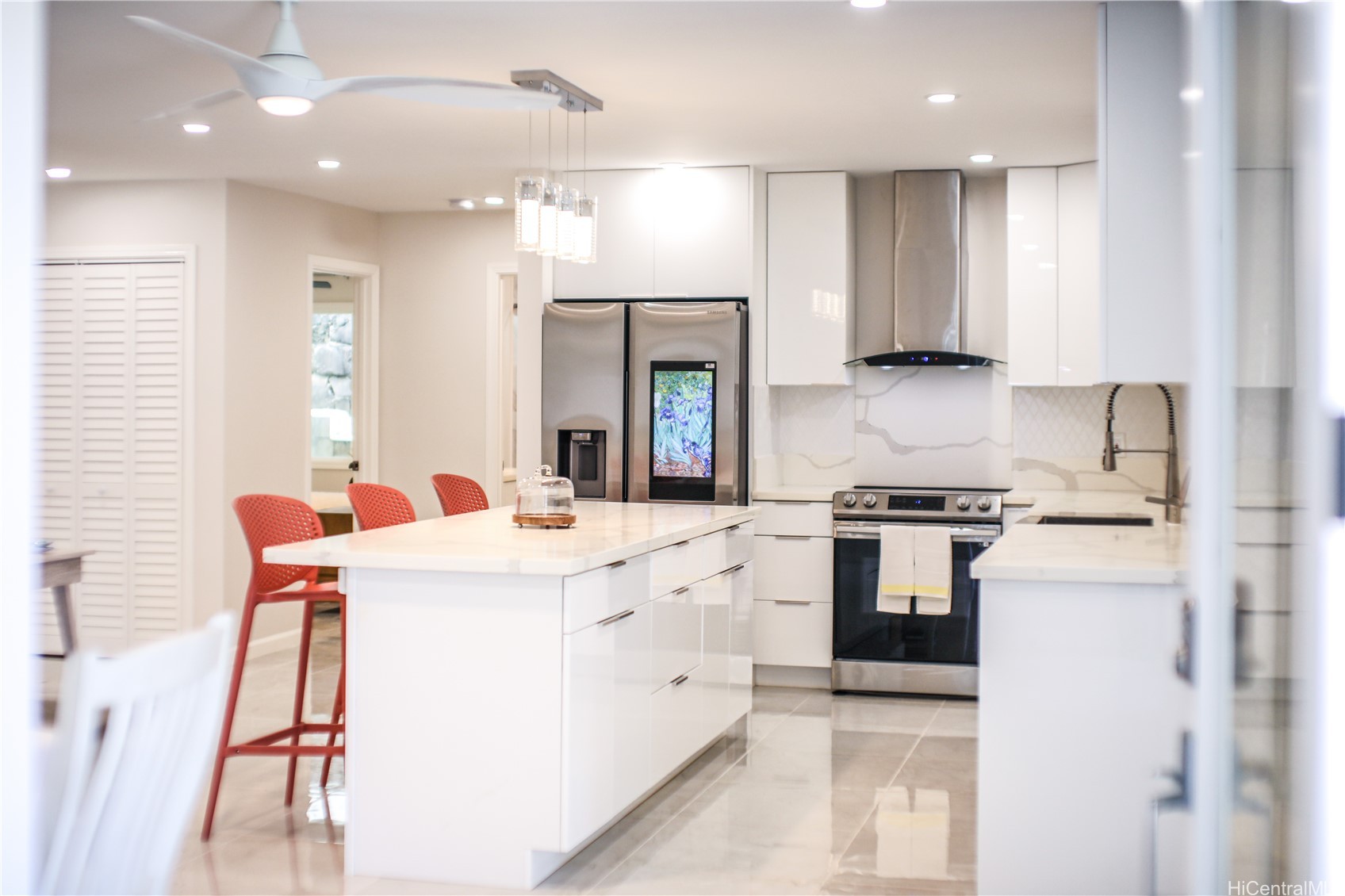 Kailua, Hawaii, 96734, United States, 7 Bedrooms Bedrooms, ,4 BathroomsBathrooms,Residential,For Sale,1846626