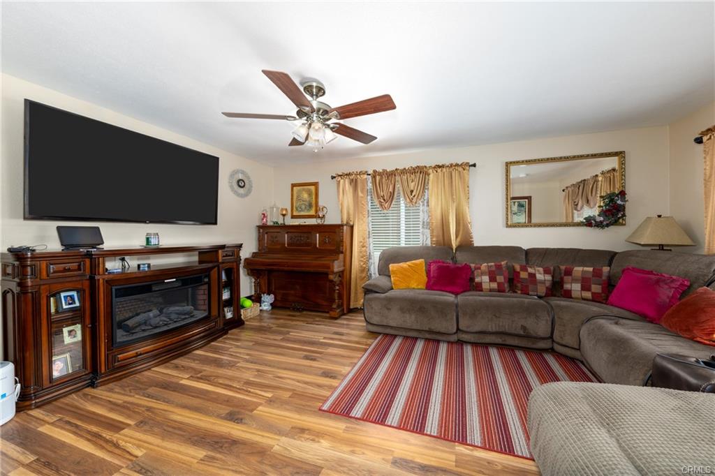 Los Angeles, California, 90011, United States, 6 Bedrooms Bedrooms, ,5 BathroomsBathrooms,Residential,For Sale,1974458