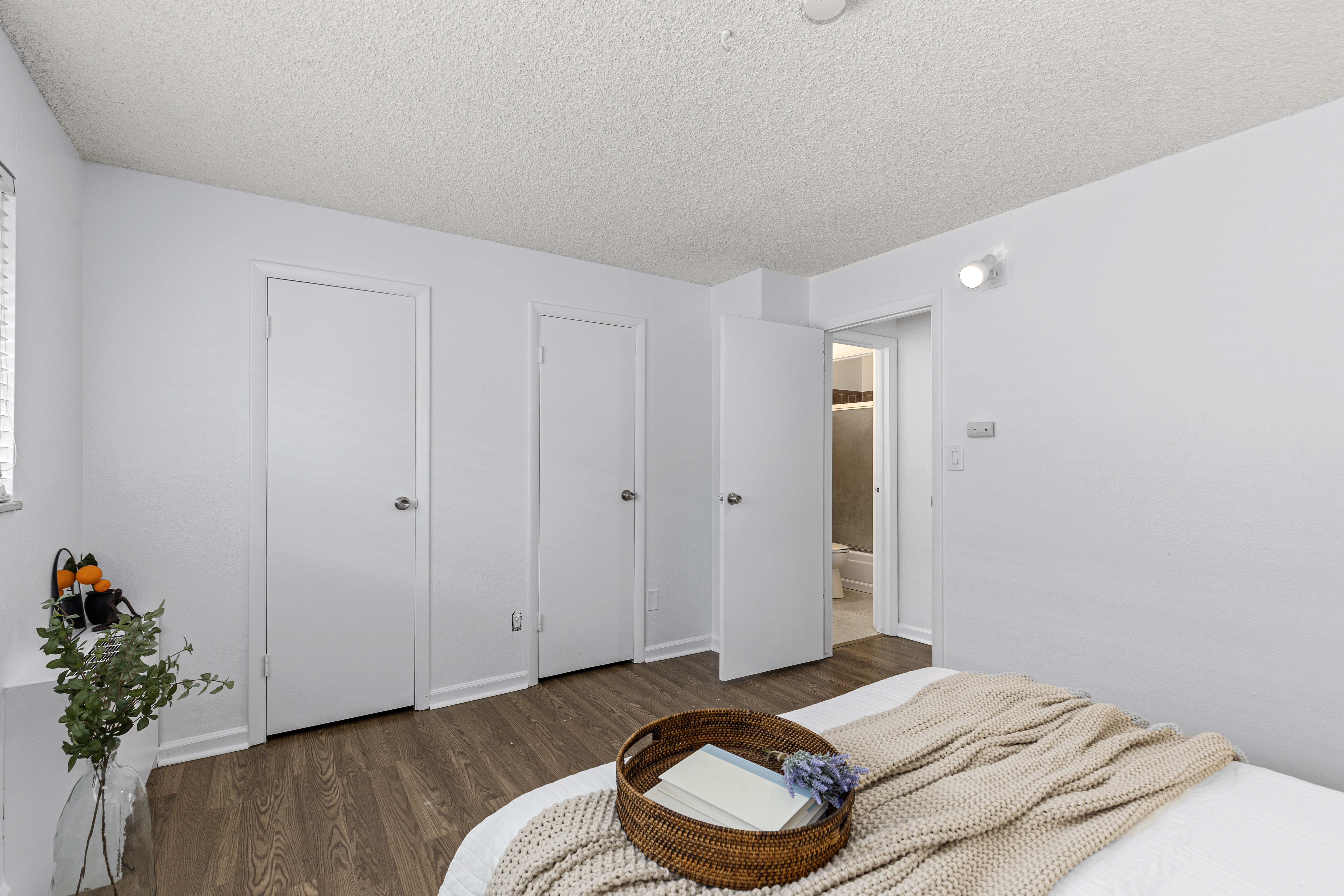  Bright top-floor condo designed for low-maintenance living - 物件實景