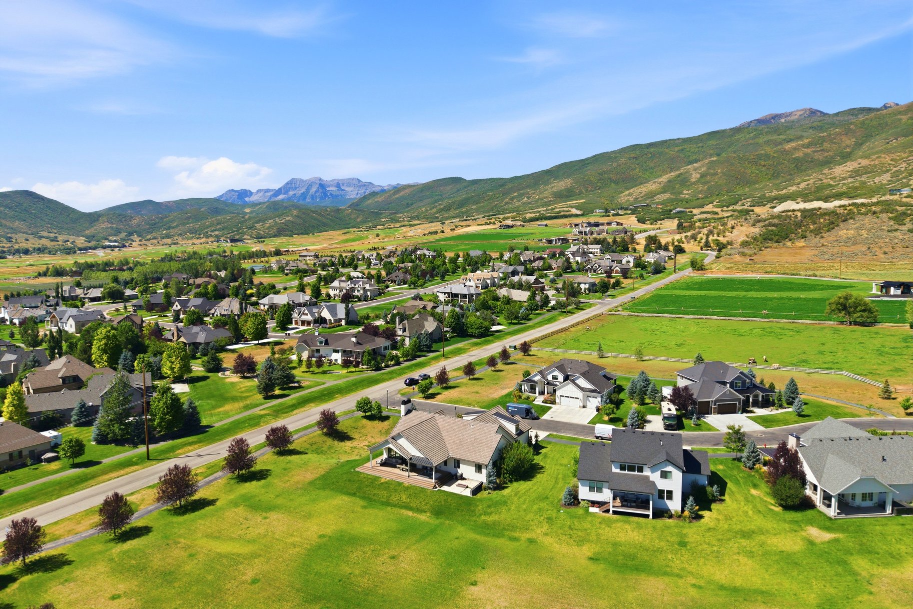  A RARE OPPORTUNITY TO COMBINE SMALL TOWN CHARM WITH MOUNTAIN RETREAT LUXURY - 物件實景