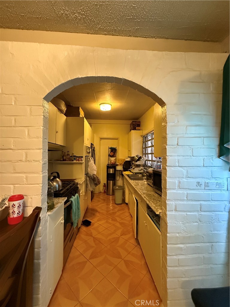 SUN VALLEY, California, 91352, United States, 4 Bedrooms Bedrooms, ,3 BathroomsBathrooms,Residential,For Sale,1837178