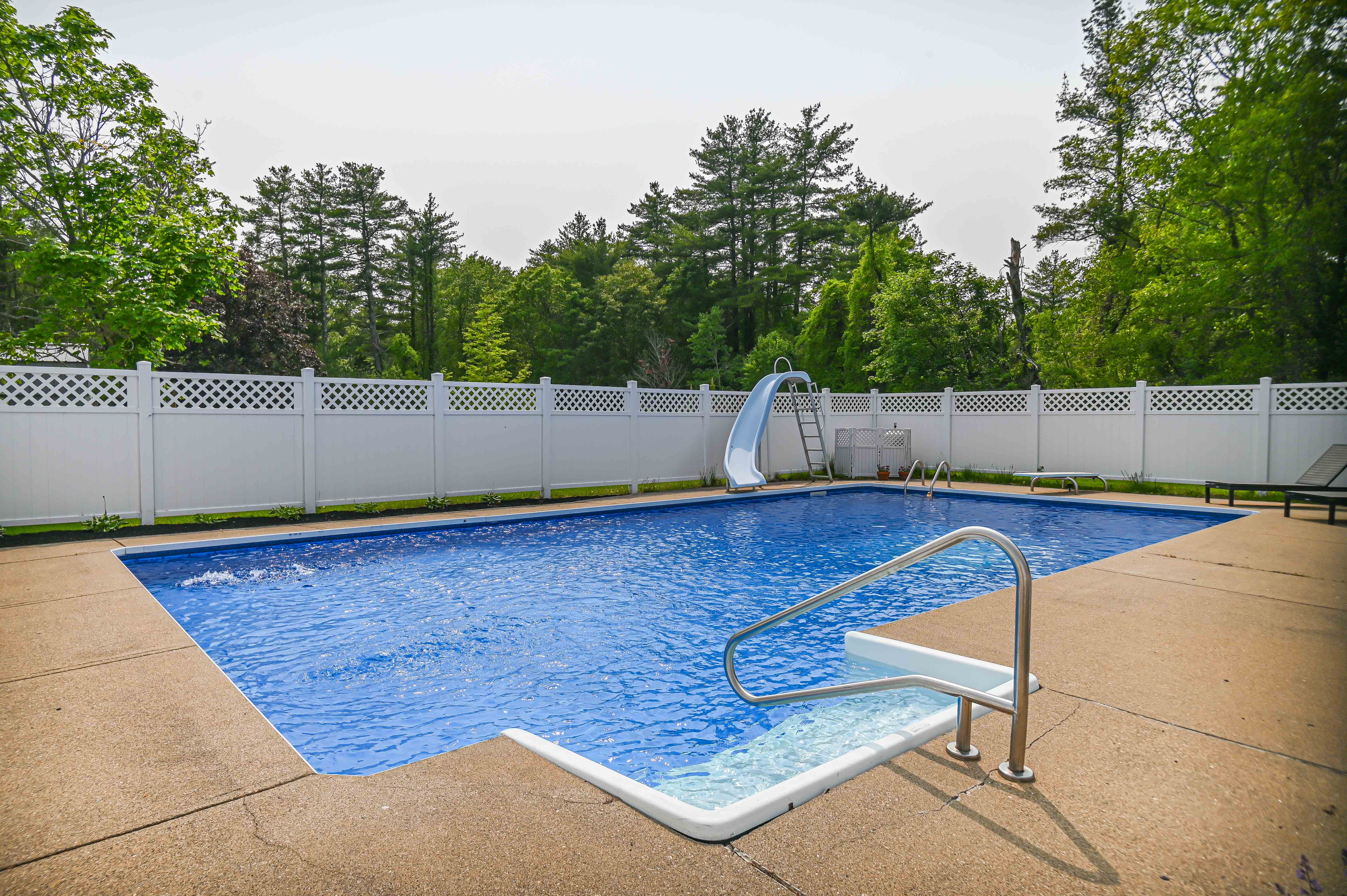 York, Maine, 03909, United States, 3 Bedrooms Bedrooms, ,3 BathroomsBathrooms,Residential,For Sale,1856750