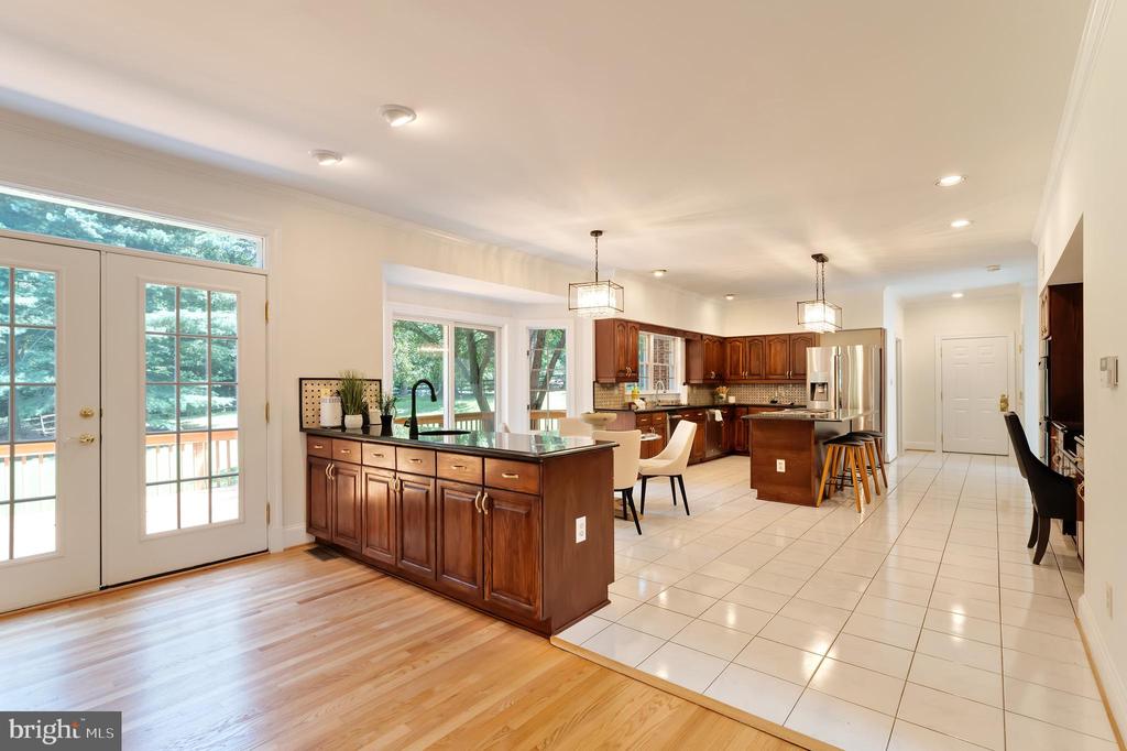 Great Falls, Virginia, 22066, United States, 5 Bedrooms Bedrooms, ,5 BathroomsBathrooms,Residential,For Sale,1900616