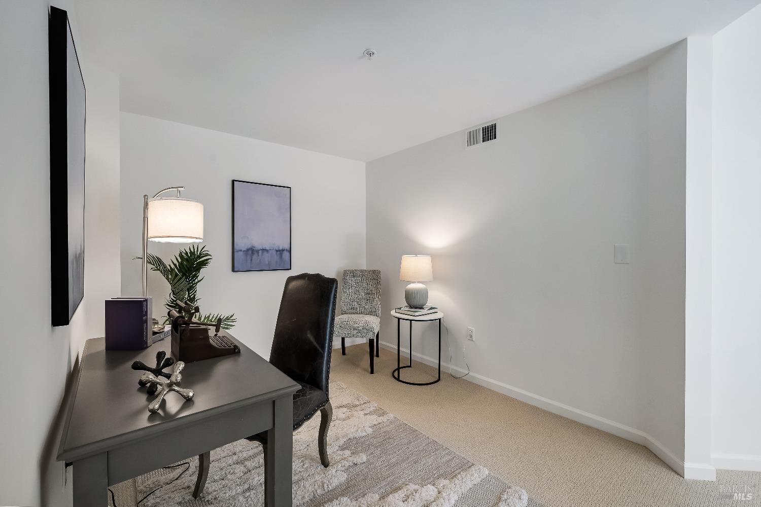 San Rafael, California, 94903, United States, 1 Bedroom Bedrooms, ,2 BathroomsBathrooms,Residential,For Sale,1997227