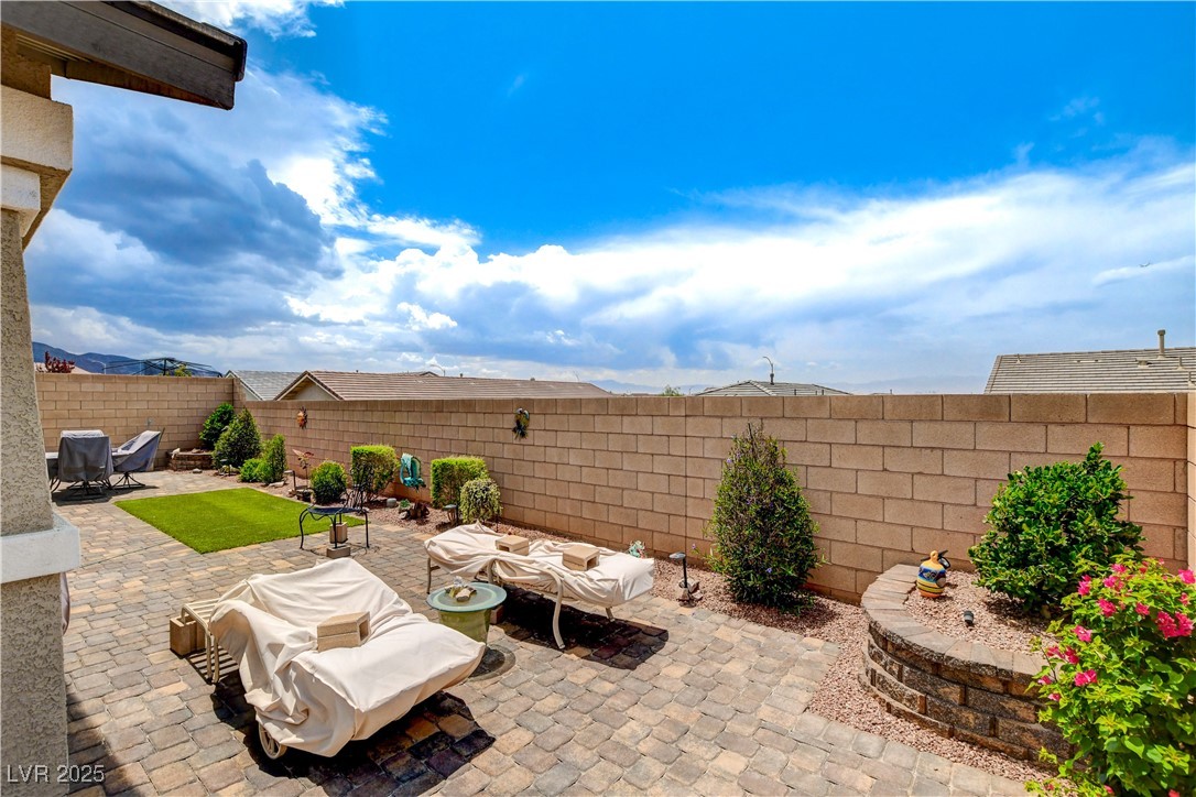 Henderson, Nevada, 89011, United States, 3 Bedrooms Bedrooms, ,2 BathroomsBathrooms,Residential,For Sale,1848397