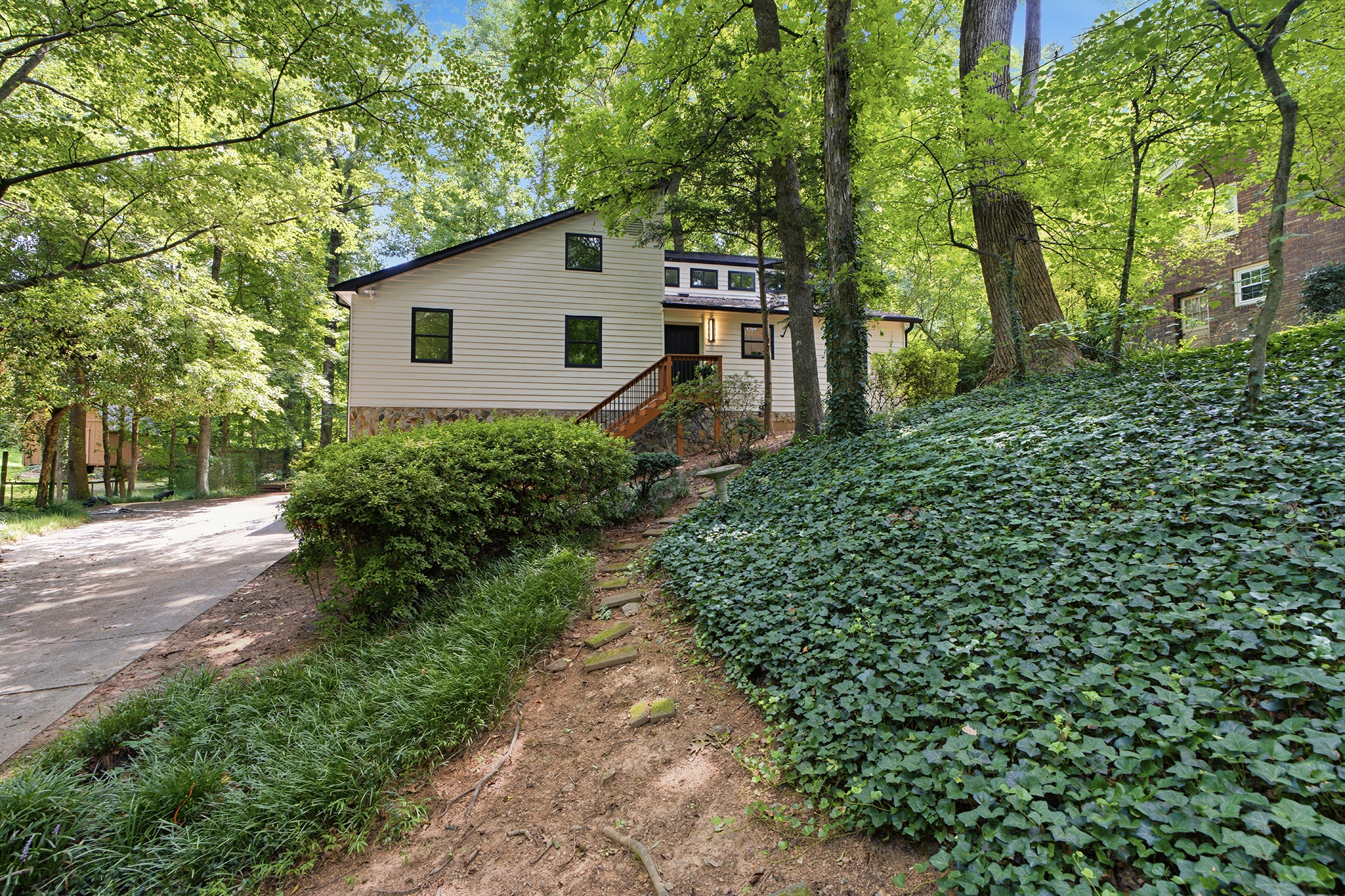  Completely Renovated and Move-In Ready East Cobb Home - 物件實景