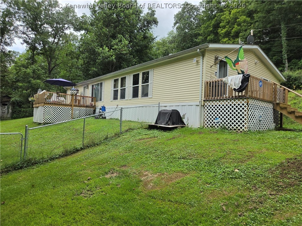 Dukefield Dr, Saint Albans, WV 25177
