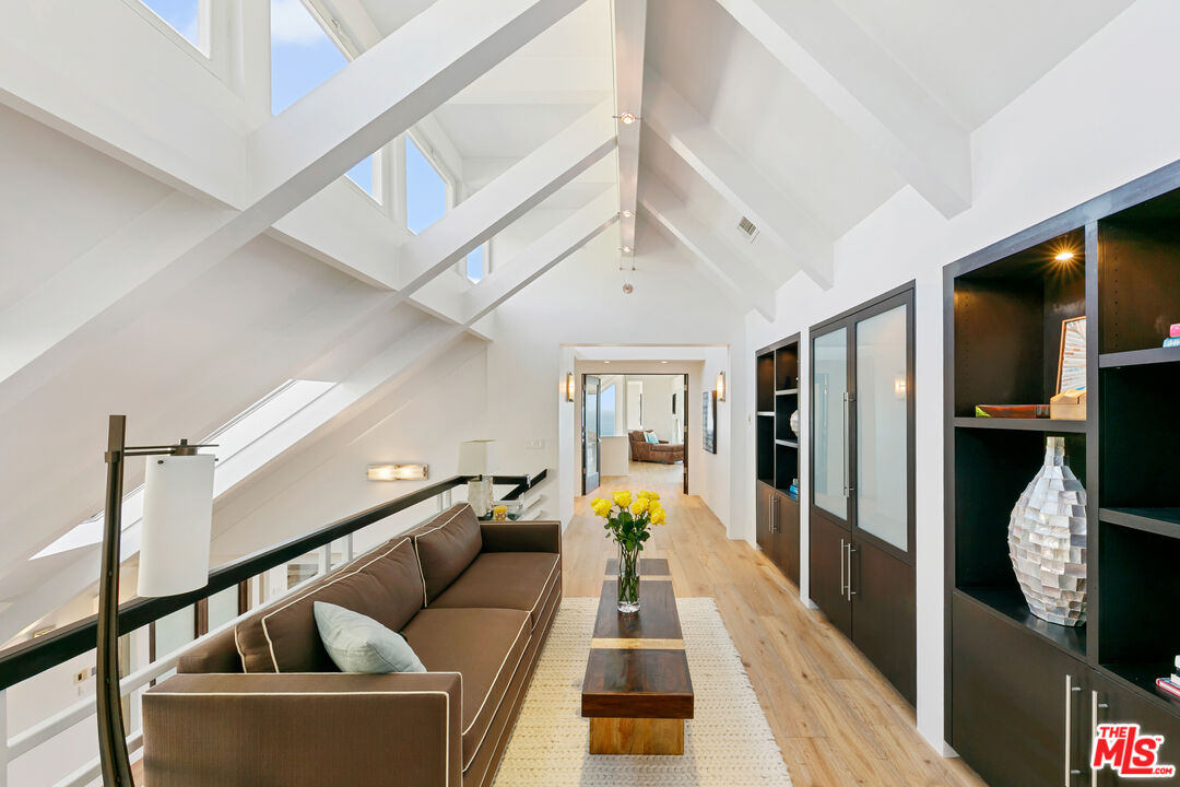 Malibu, California, 90265, United States, 3 Bedrooms Bedrooms, ,4 BathroomsBathrooms,Residential,For Sale,1807694