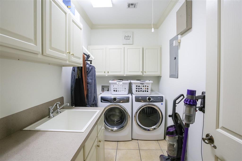Lake Charles, Louisiana, 70605, United States, 4 Bedrooms Bedrooms, ,4 BathroomsBathrooms,Residential,For Sale,2022489