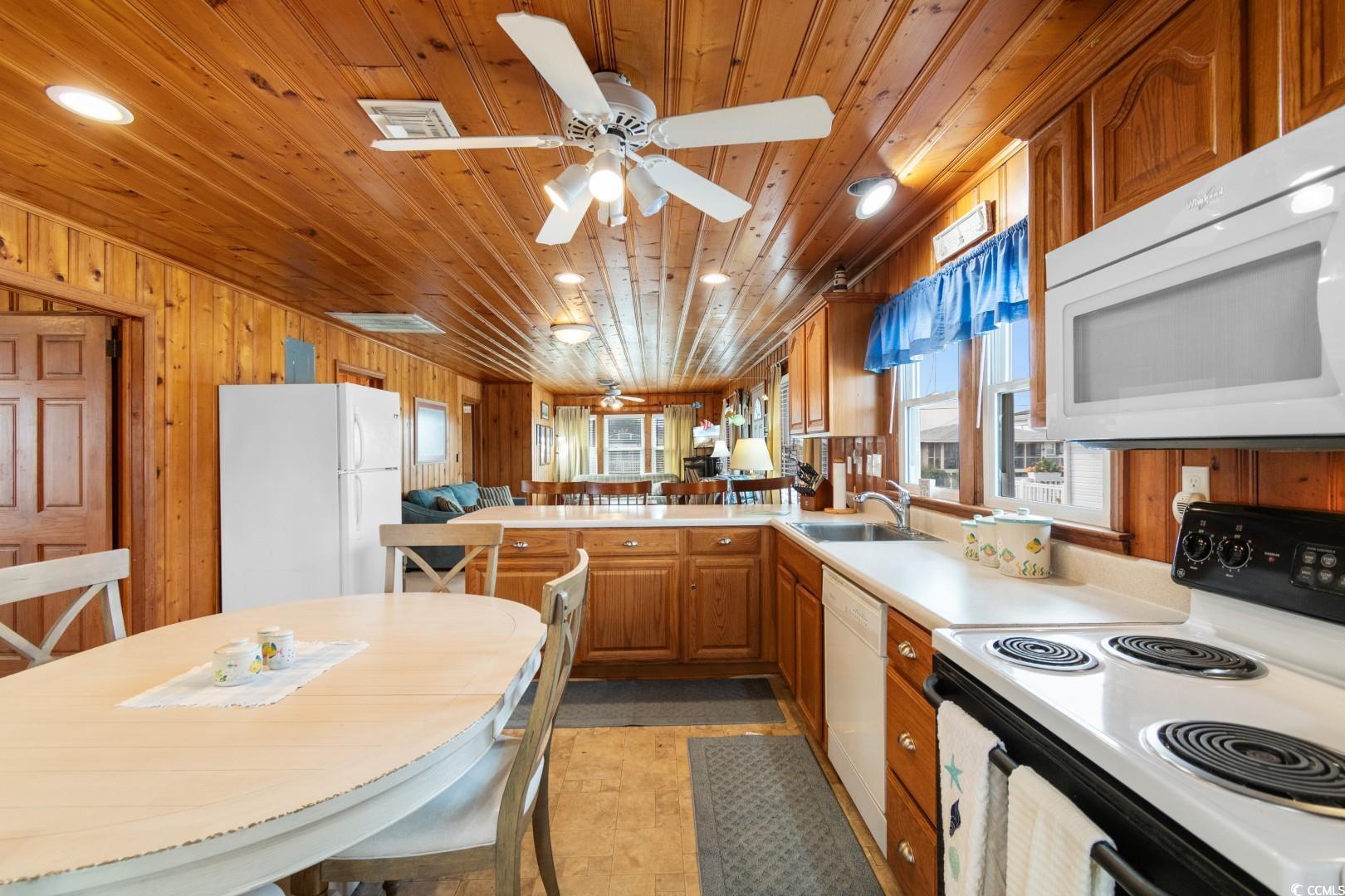 North Myrtle Beach, South Carolina, 29582, United States, 4 Bedrooms Bedrooms, ,4 BathroomsBathrooms,Residential,For Sale,1944931