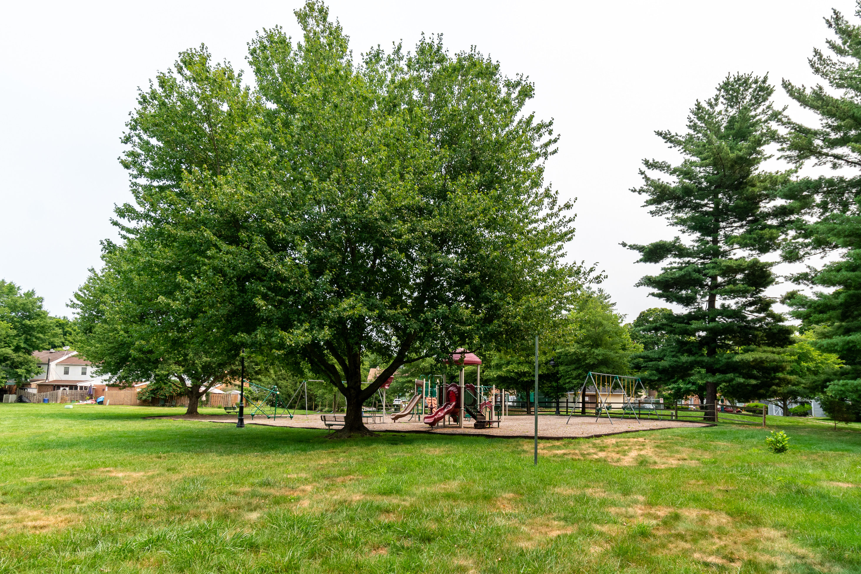  Stylish Three-Bedroom Townhome Near Shops, Dining and SEPTA - 物件實景