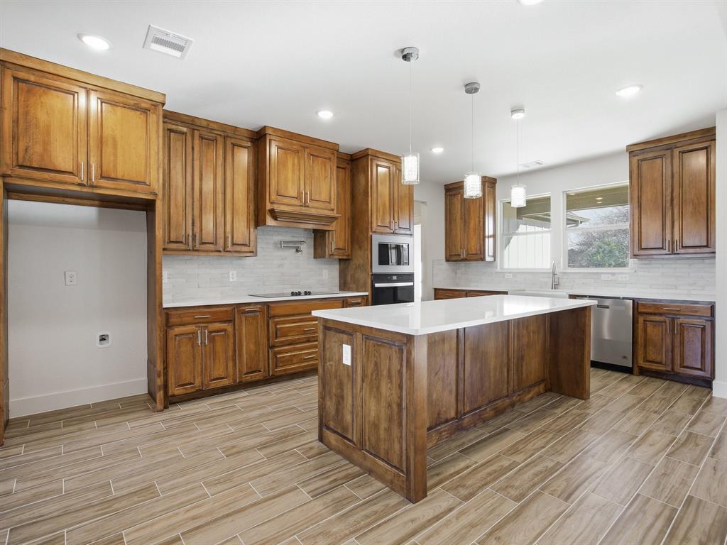 Weatherford, Texas, 76085, United States, 4 Bedrooms Bedrooms, ,3 BathroomsBathrooms,Residential,For Sale,2008170