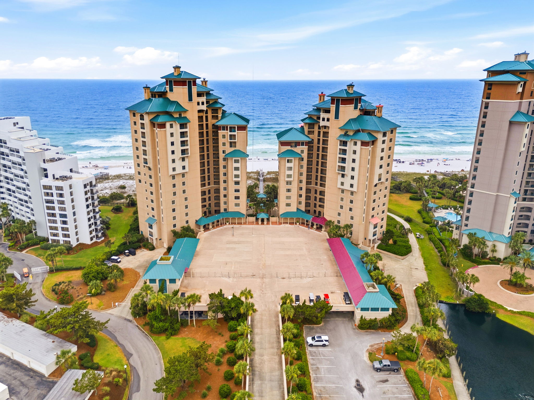  Gulf-Front Condominium with Panoramic Views and Renovation Potential - 物件實景