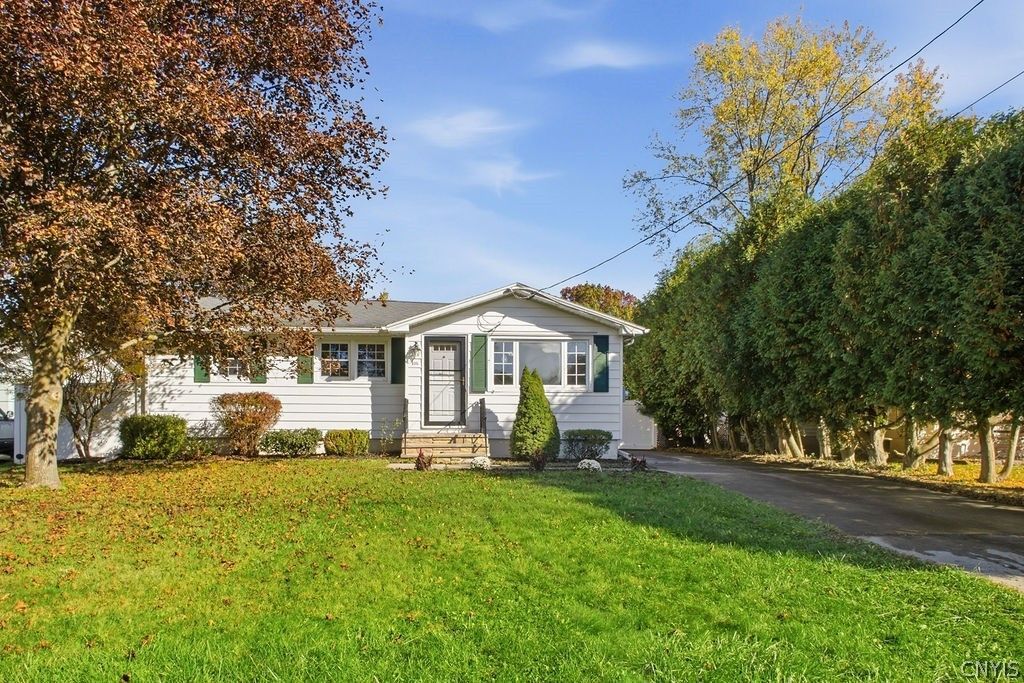 Glenwood Dr, Liverpool, NY 13090