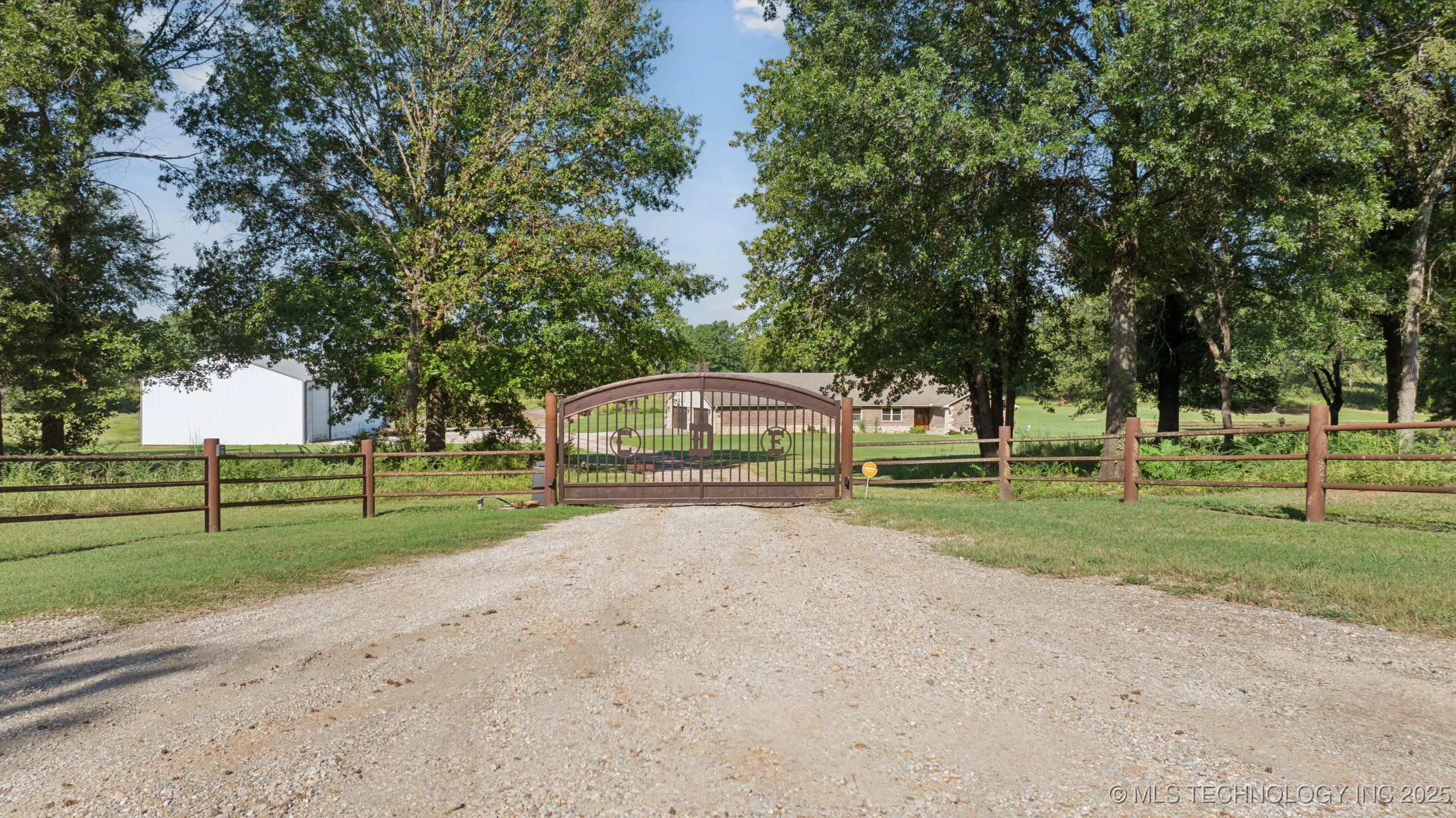 Henryetta, Oklahoma, 74437, United States, 4 Bedrooms Bedrooms, ,4 BathroomsBathrooms,Residential,For Sale,1939303