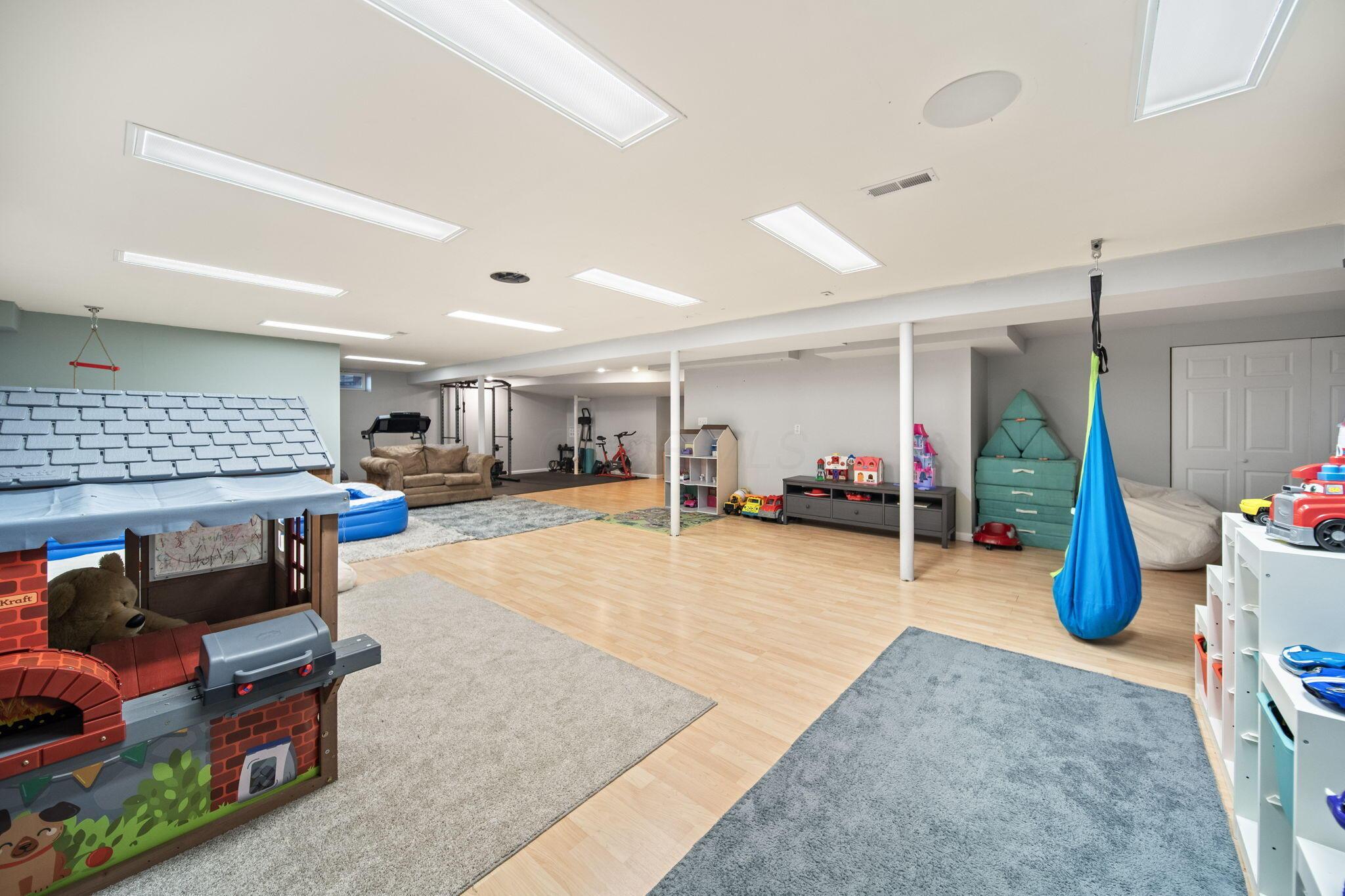 New Albany, Ohio, 43054, United States, 4 Bedrooms Bedrooms, ,3 BathroomsBathrooms,Residential,For Sale,1988234