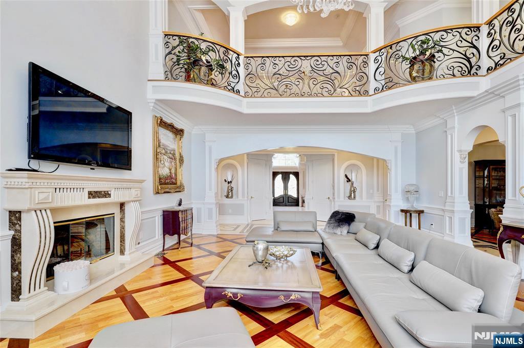 Fort Lee, New Jersey, 07024, United States, 6 Bedrooms Bedrooms, ,7 BathroomsBathrooms,Residential,For Sale,1891733