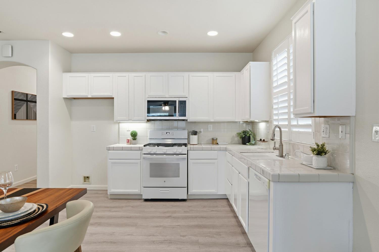 Stockton, California, 95209, United States, 4 Bedrooms Bedrooms, ,3 BathroomsBathrooms,Residential,For Sale,1998971