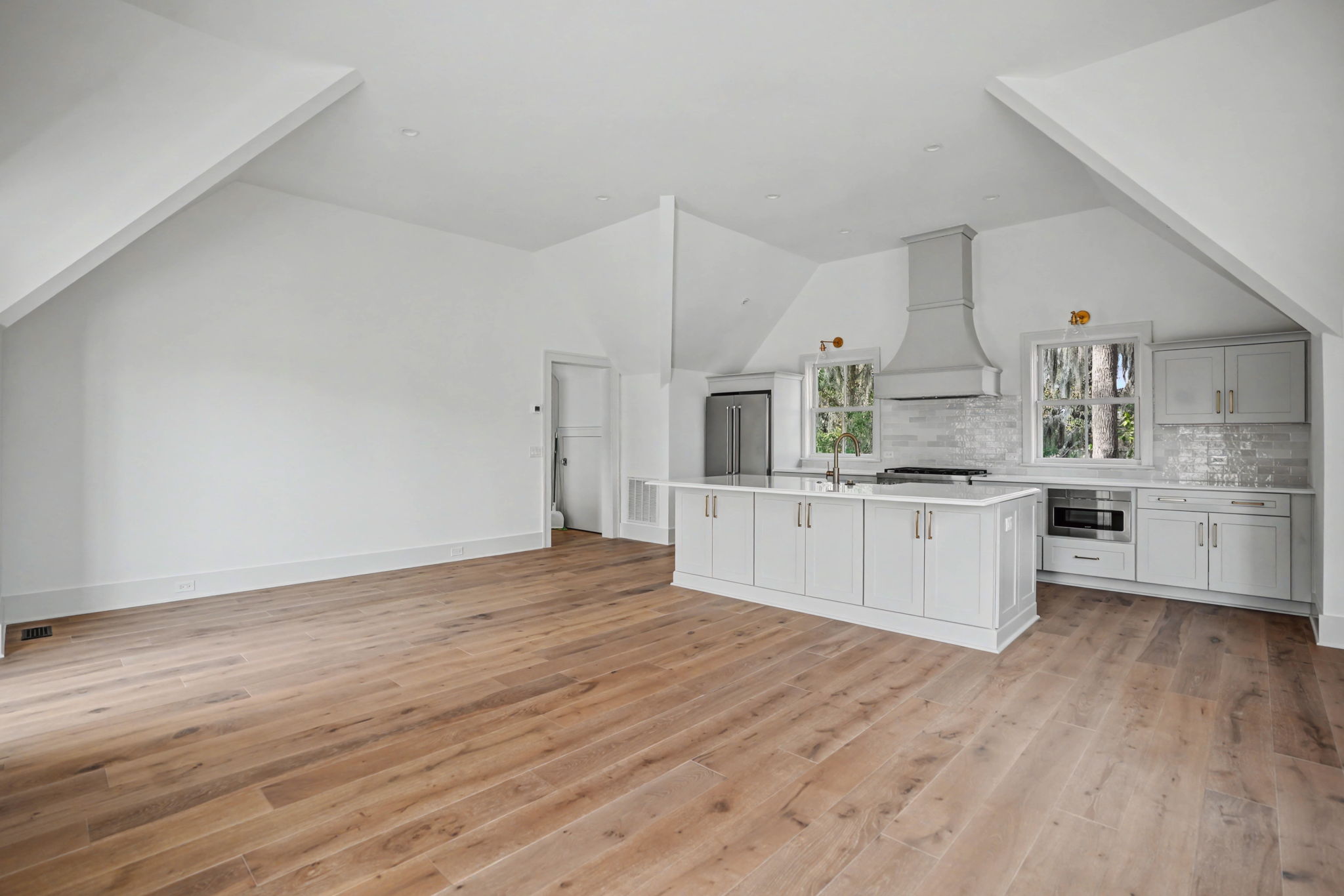  Elegant New Construction in Coveted Gated Community - 物件實景