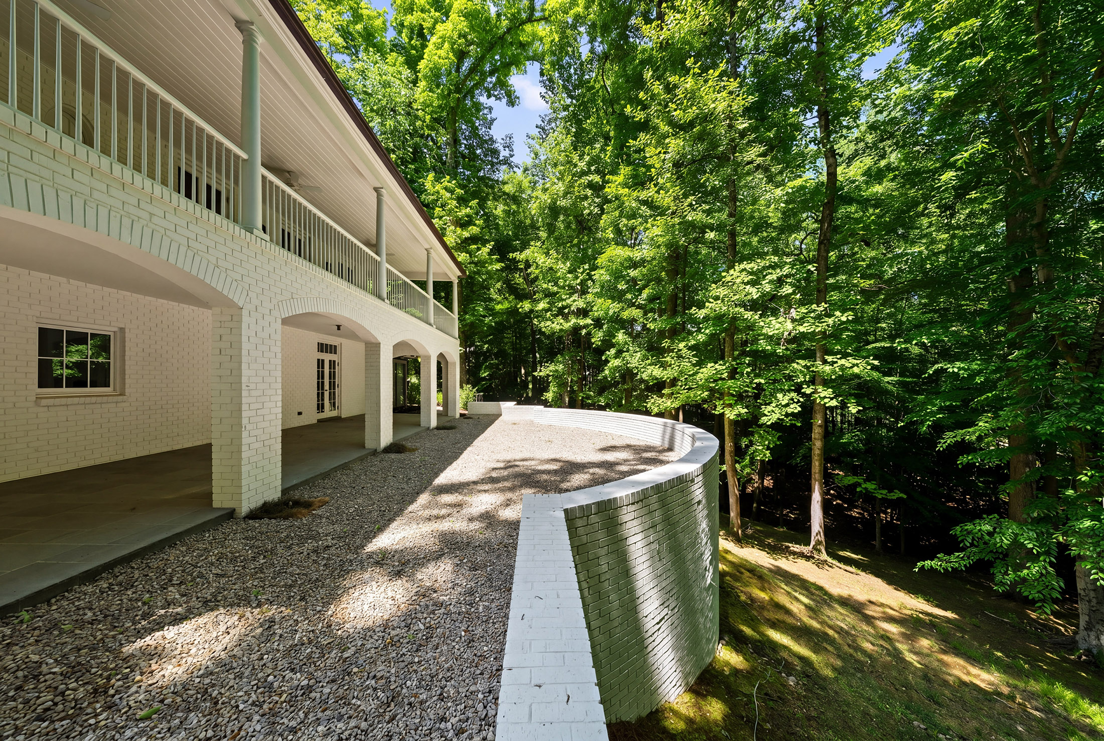  Timeless Architecture and Modern Livability Converge in Tuxedo Park Home - 物件實景