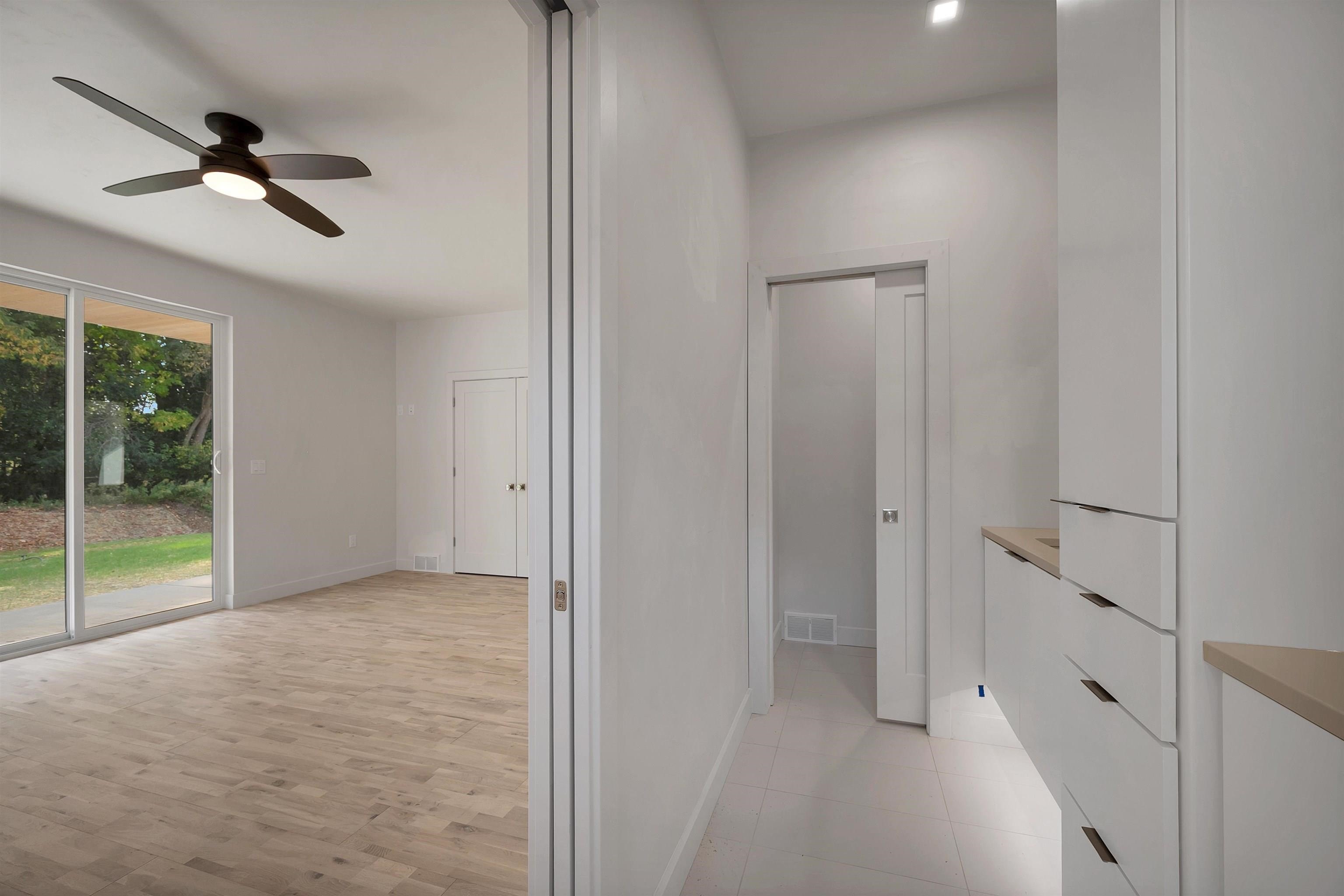 DE PERE, Wisconsin, 54115, United States, 2 Bedrooms Bedrooms, ,3 BathroomsBathrooms,Residential,For Sale,1982656