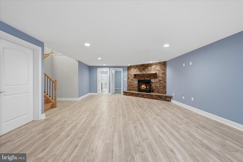 Winchester, Virginia, 22602, United States, 6 Bedrooms Bedrooms, ,5 BathroomsBathrooms,Residential,For Sale,2032756