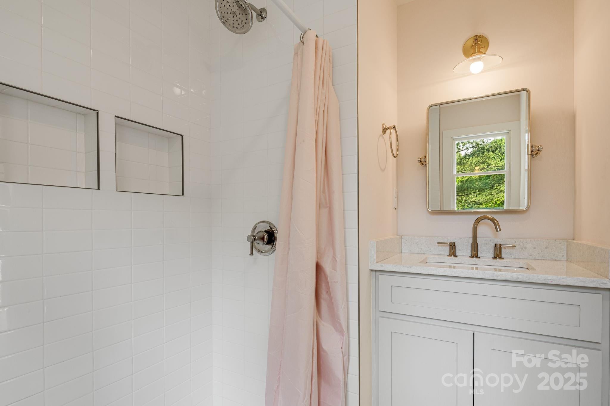 Asheville, North Carolina, 28803, United States, 4 Bedrooms Bedrooms, ,4 BathroomsBathrooms,Residential,For Sale,1825860
