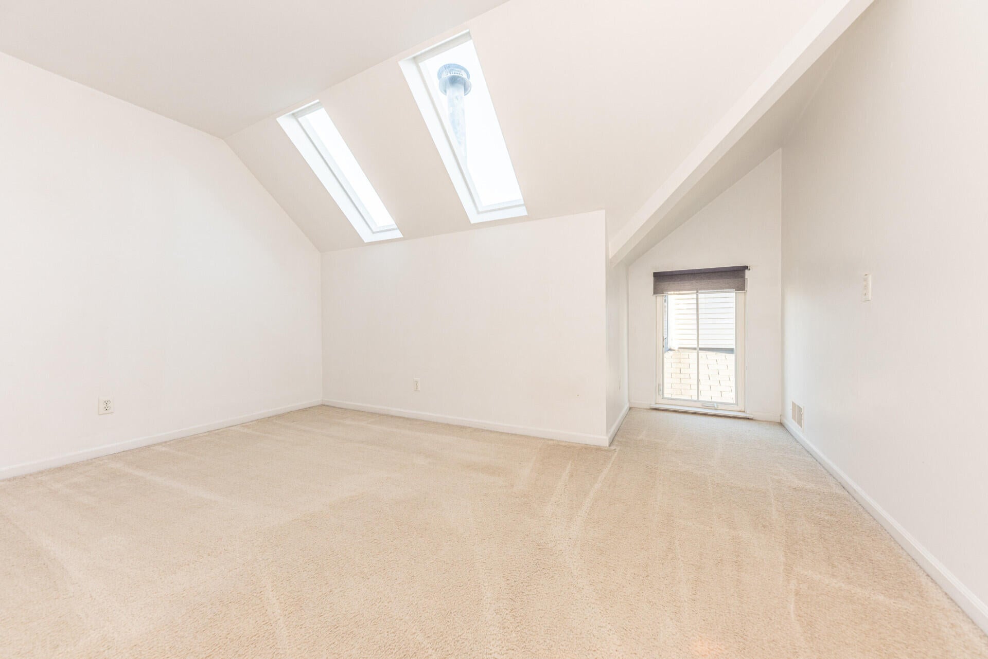 Ann Arbor, Michigan, 48103, United States, 4 Bedrooms Bedrooms, ,3 BathroomsBathrooms,Residential,For Sale,1991592