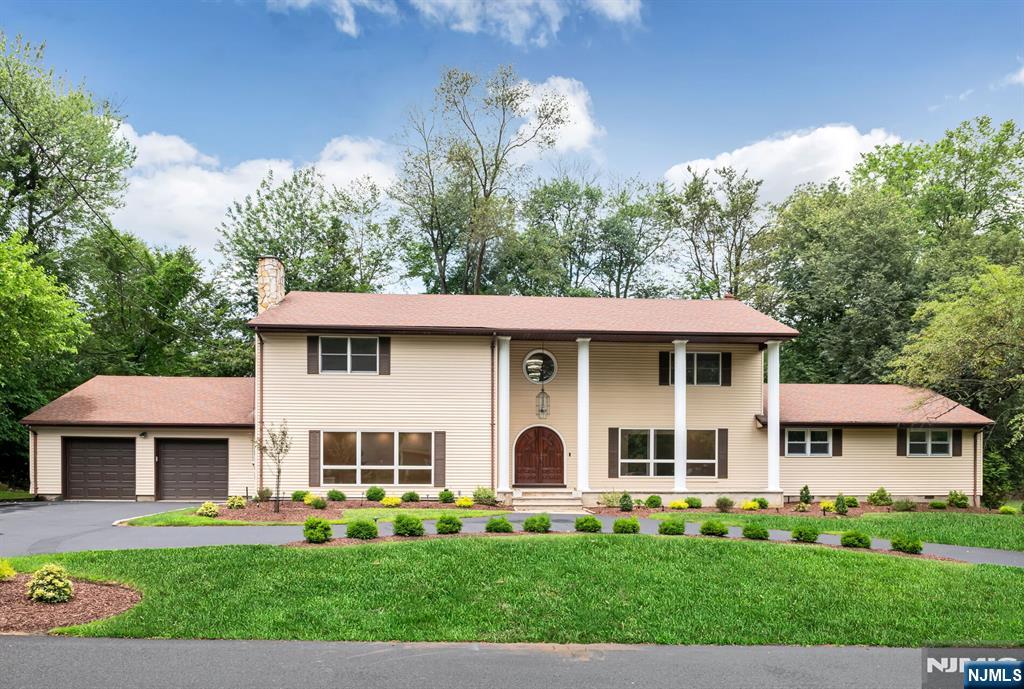 Wyckoff, New Jersey, 07481, United States, 5 Bedrooms Bedrooms, ,5 BathroomsBathrooms,Residential,For Sale,1951013