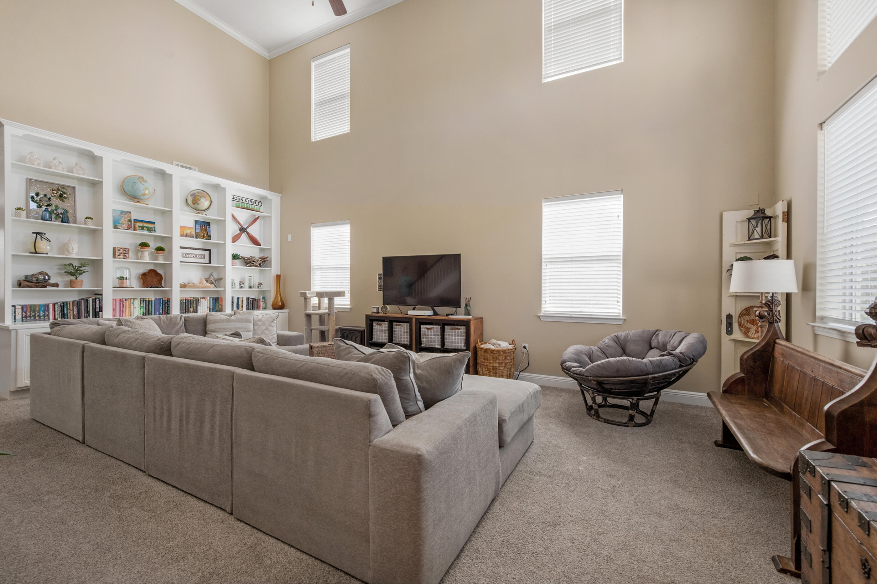 Mary Esther, Florida, 32569, United States, 5 Bedrooms Bedrooms, ,3 BathroomsBathrooms,Residential,For Sale,1940408